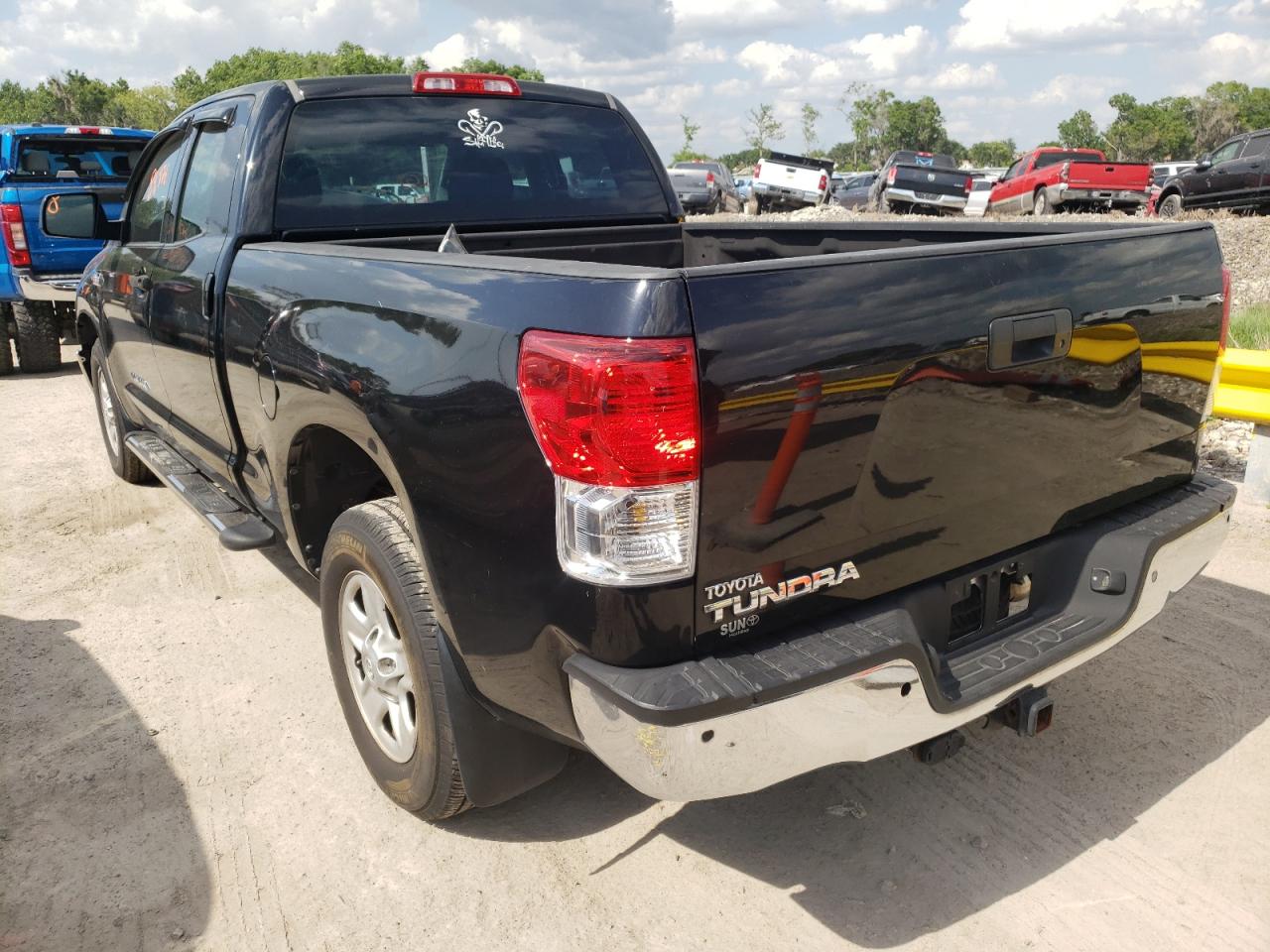 Photo 3 from auction – 2011 TOYOTA TUNDRA DOU with VIN 5TFRY5F14BX102103