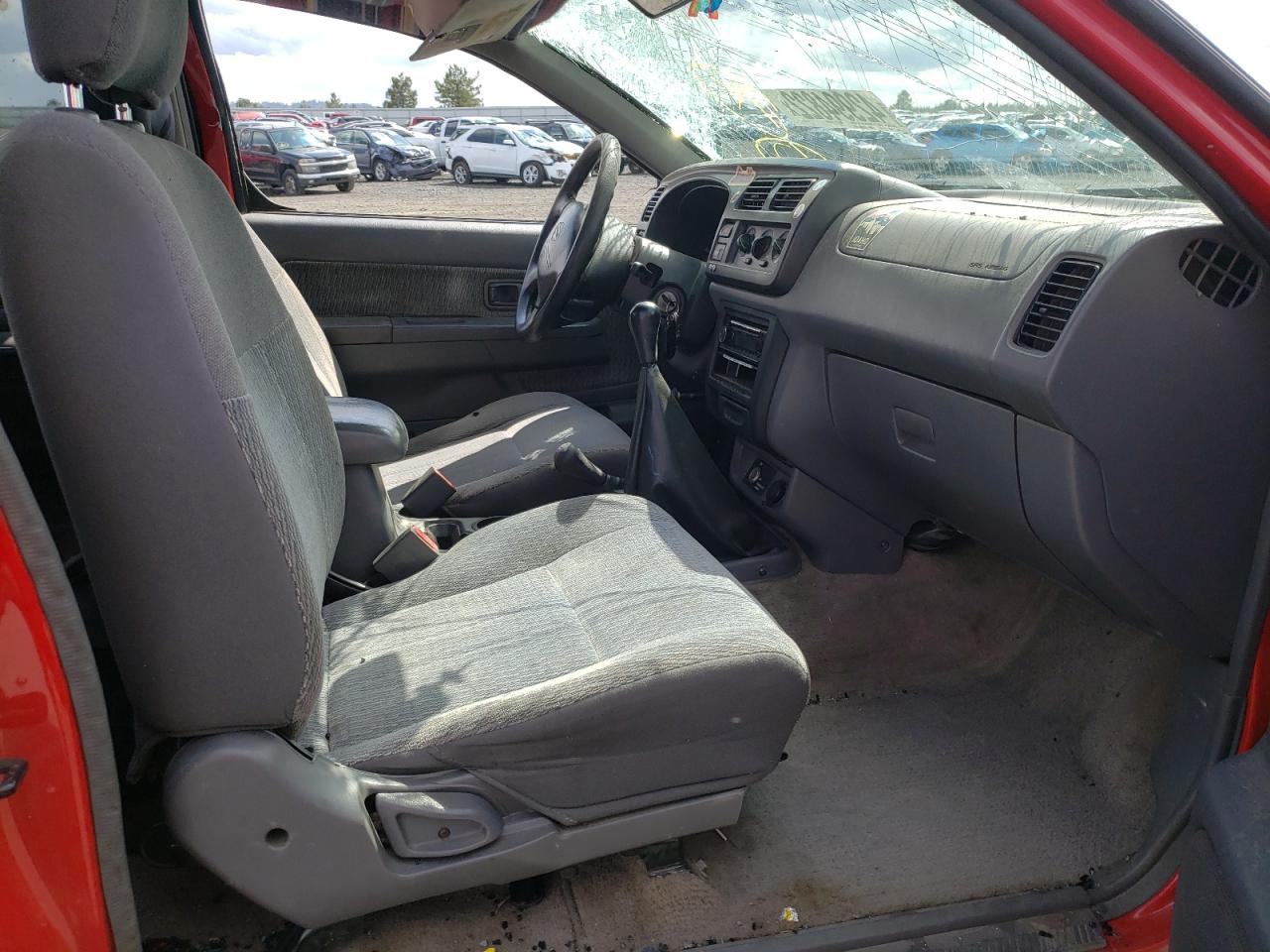 Photo 5 from auction – 2000 NISSAN FRONTIER K with VIN 1N6ED26YXYC386405