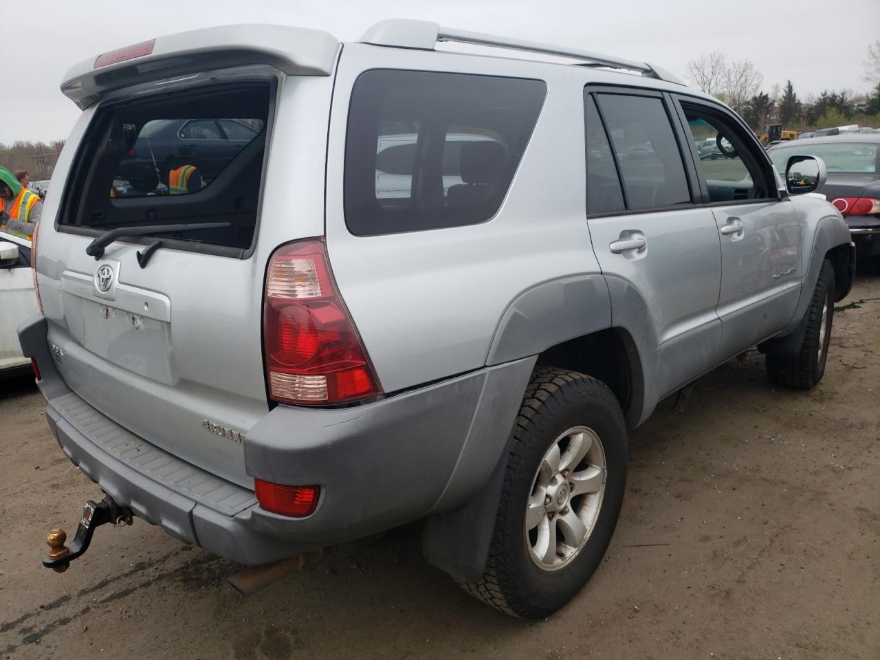 Photo 4 from auction – 2003 TOYOTA 4RUNNER SR with VIN JTEBT14R530003071