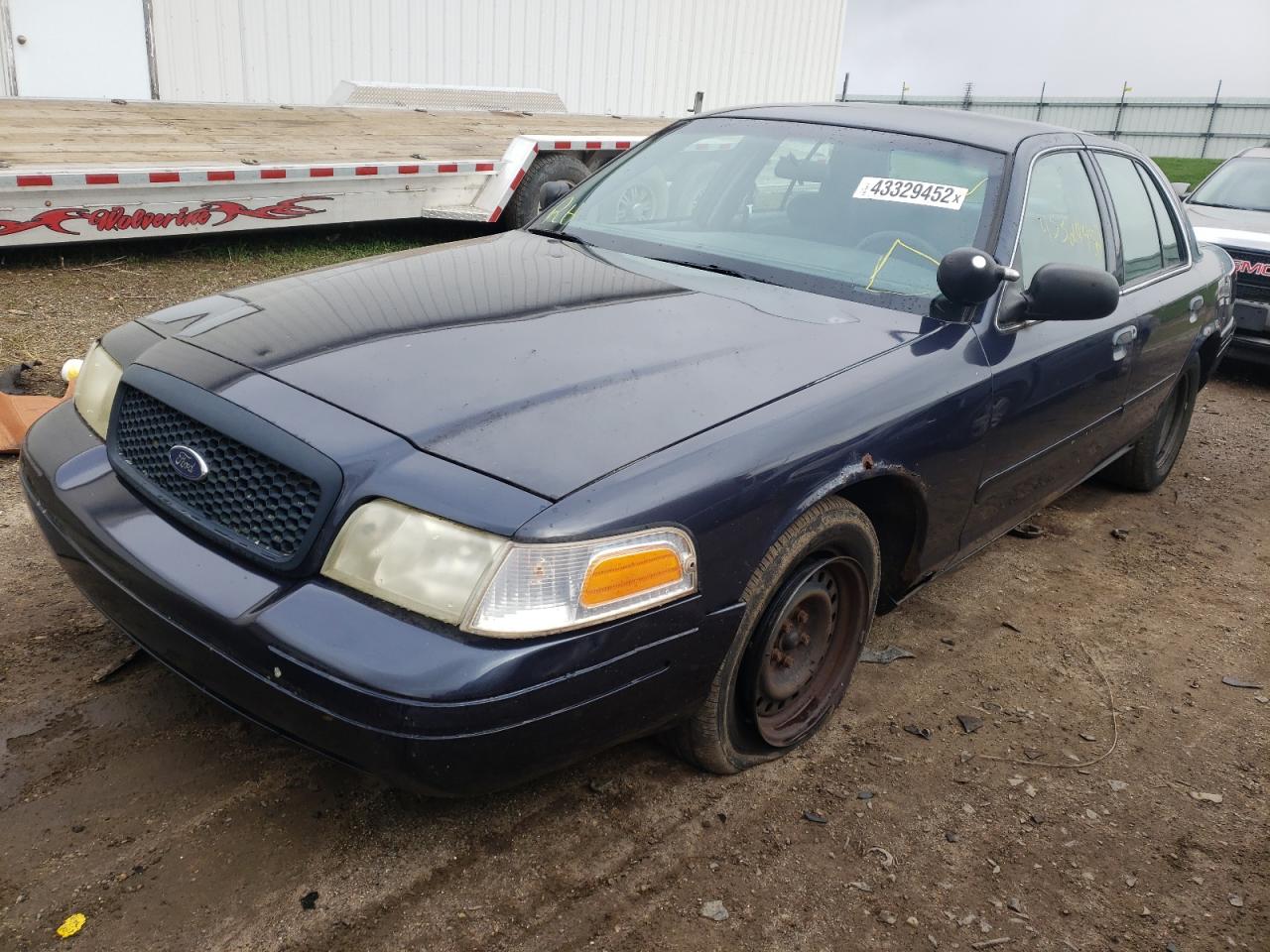 Photo 2 from auction – 2001 FORD CROWN VICT with VIN 2FAFP71W21X151321
