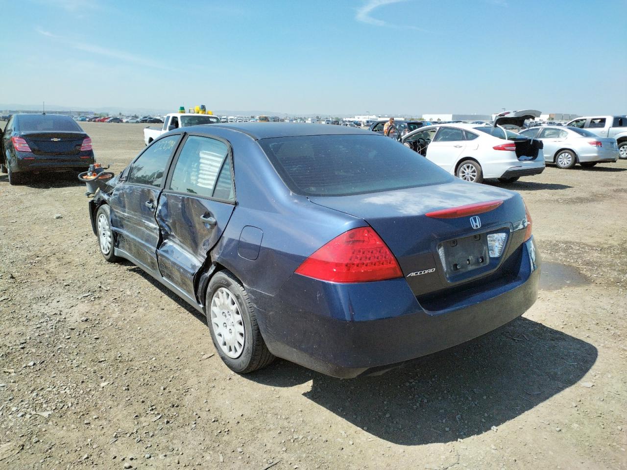 Photo 3 from auction – 2007 HONDA ACCORD VAL with VIN JHMCM561X7C017457
