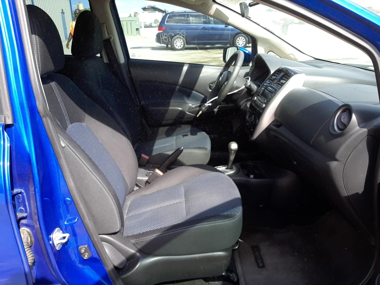 Photo 5 from auction – 2015 NISSAN VERSA NOTE with VIN 3N1CE2CP9FL436010