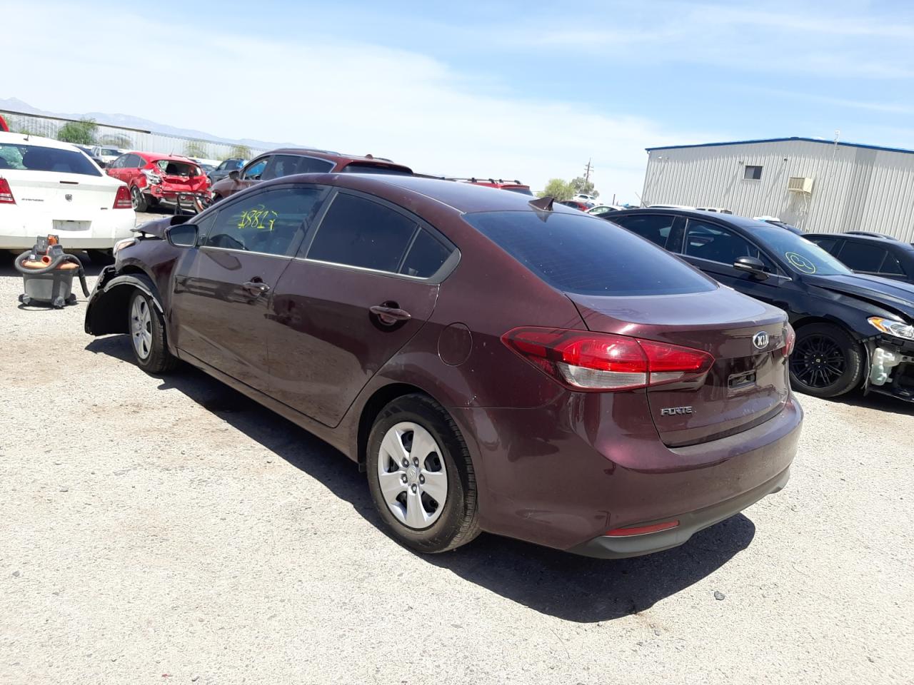Photo 3 from auction – 2017 KIA FORTE LX with VIN 3KPFK4A76HE018383