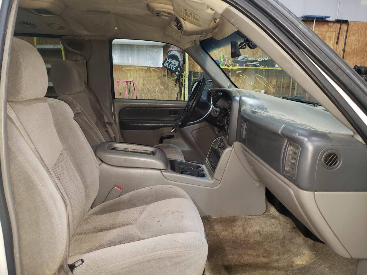 Photo 5 from auction – 2003 CHEVROLET SUBURBAN K with VIN 3GNFK16Z53G306361