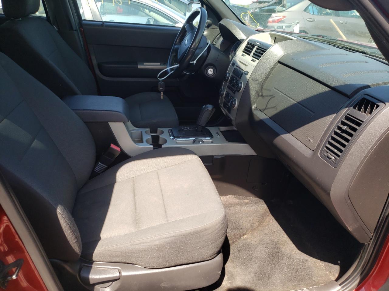 Photo 5 from auction – 2010 FORD ESCAPE XLT with VIN 1FMCU0D79AKD24669