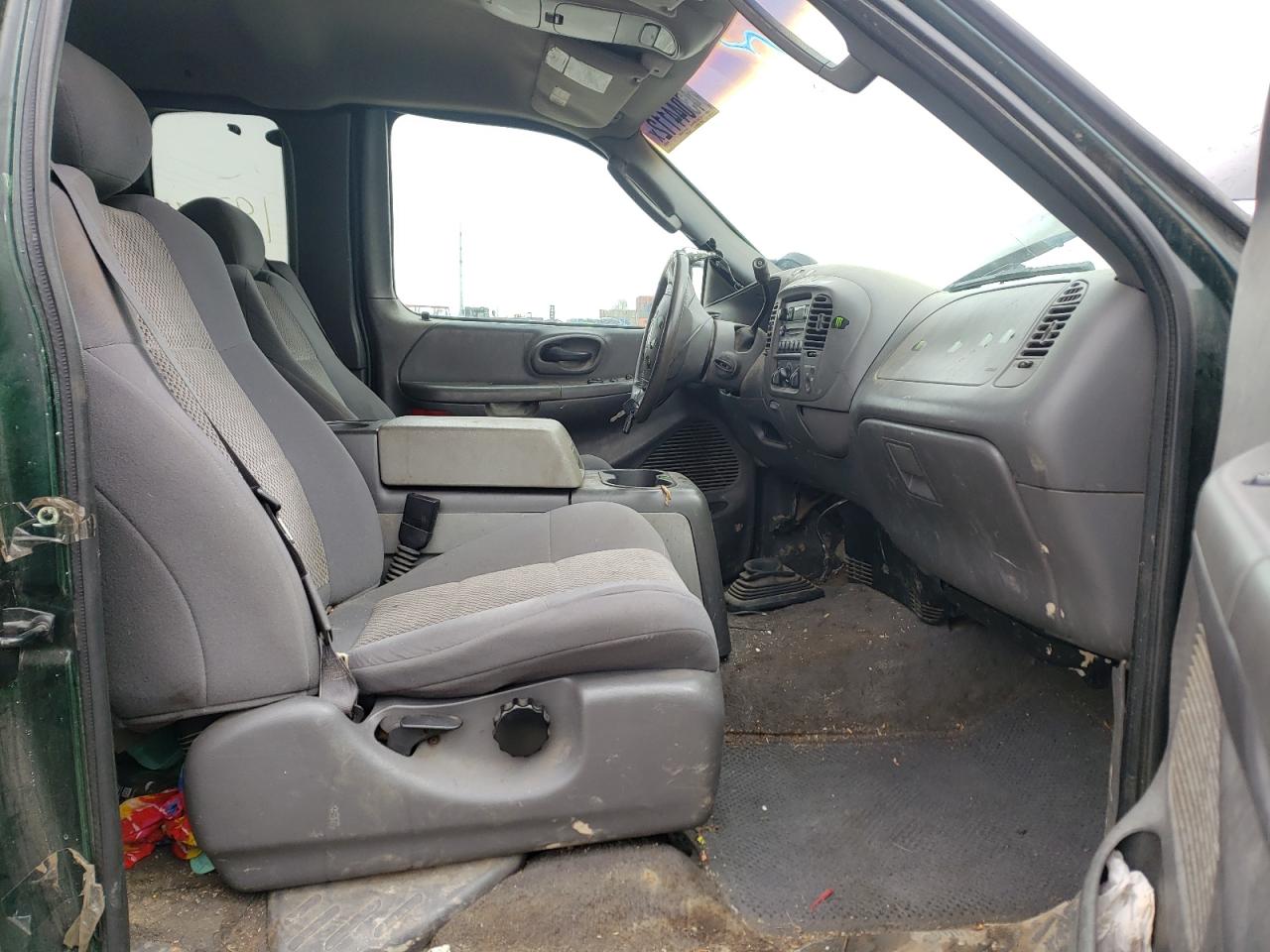 Photo 5 from auction – 2003 FORD F150 with VIN 2FTRX18L83CA67272