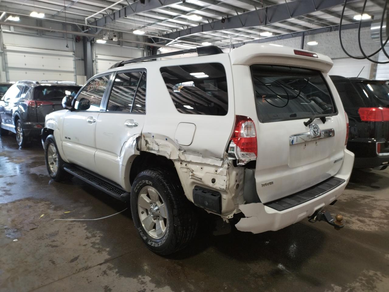 Photo 3 from auction – 2006 TOYOTA 4RUNNER SR with VIN JTEBU14R668069146