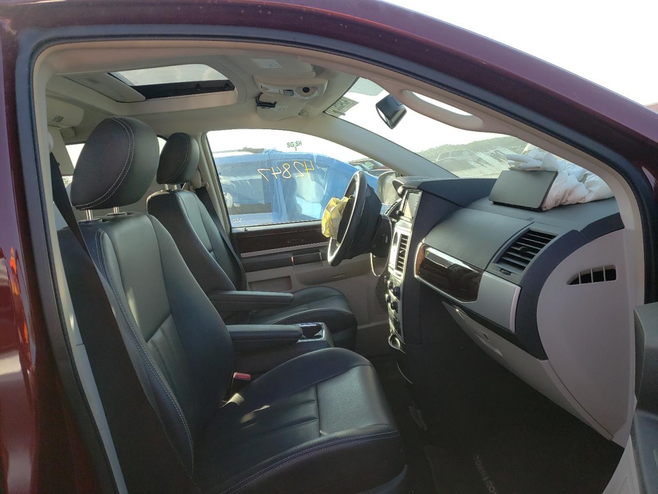 Photo 5 from auction – 2009 CHRYSLER TOWN & COU with VIN 2A8HR54129R652669