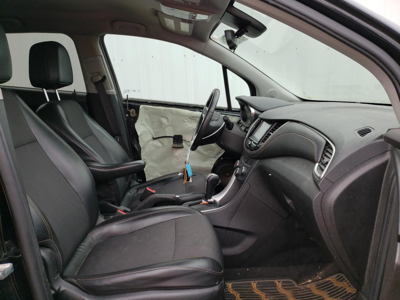 Photo 5 from auction – 2017 CHEVROLET TRAX 1LT with VIN 3GNCJLSB3HL280481