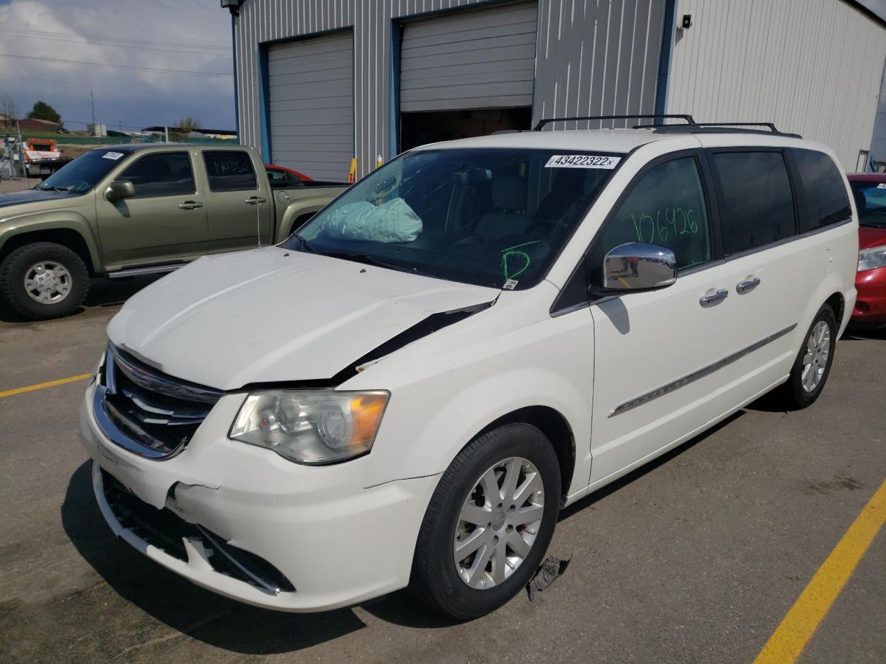 Photo 2 from auction – 2012 CHRYSLER TOWN & COU with VIN 2C4RC1CGXCR199758