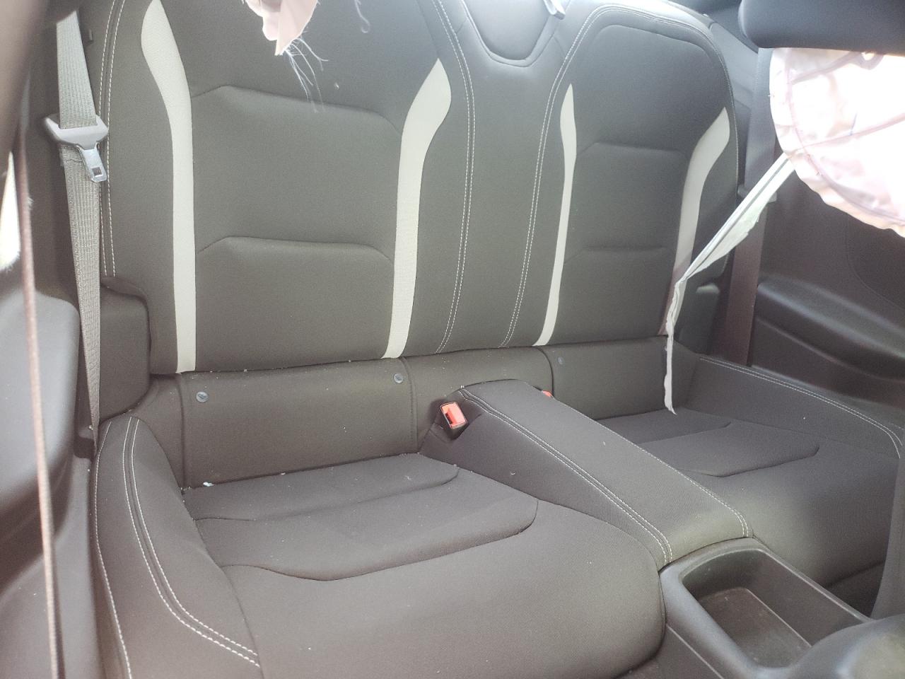 Photo 6 from auction – 2021 CHEVROLET CAMARO LS with VIN 1G1FB1RX2M0108757