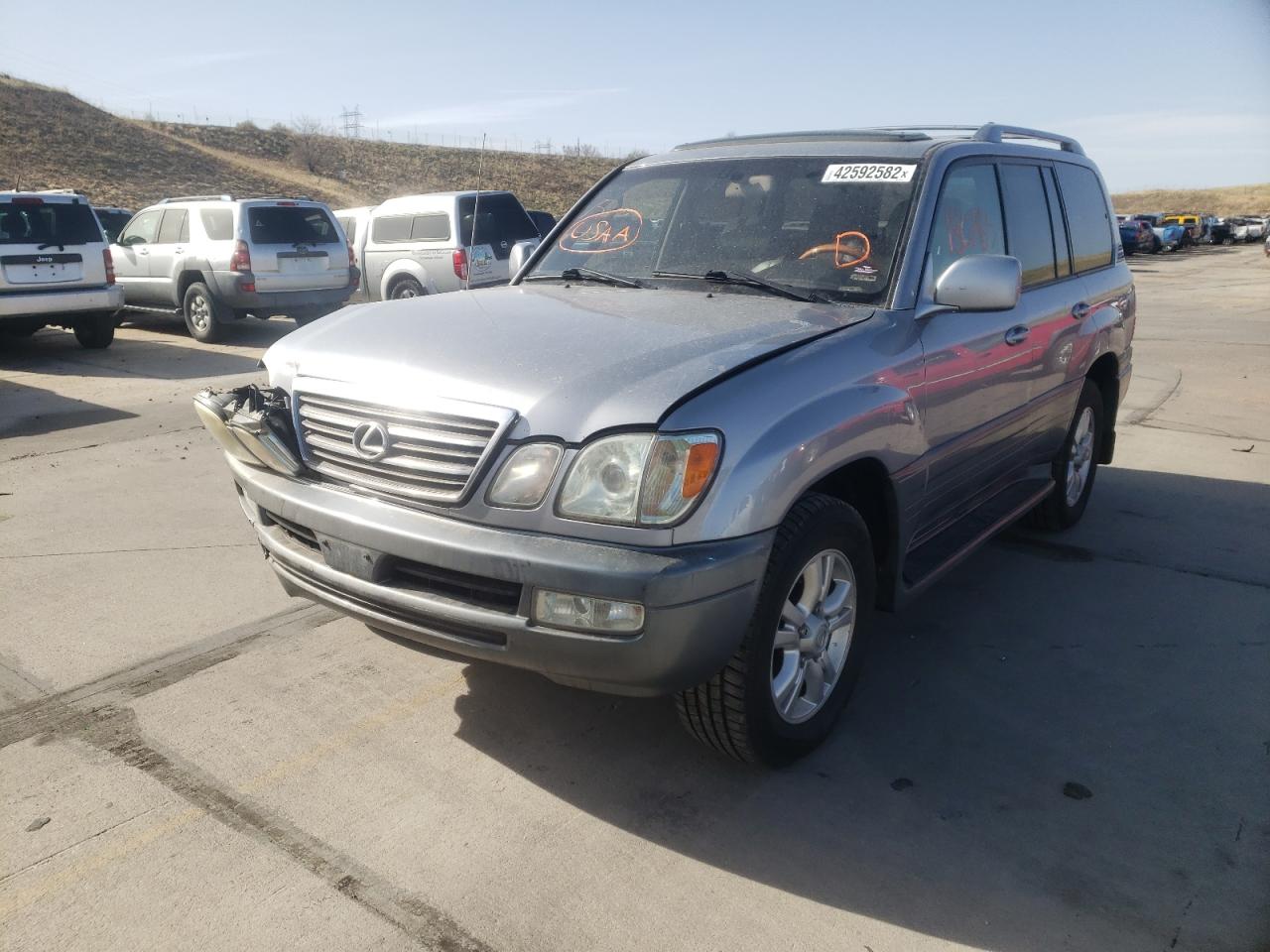 Photo 2 from auction – 2005 LEXUS LX 470 with VIN JTJHT00WX54001328