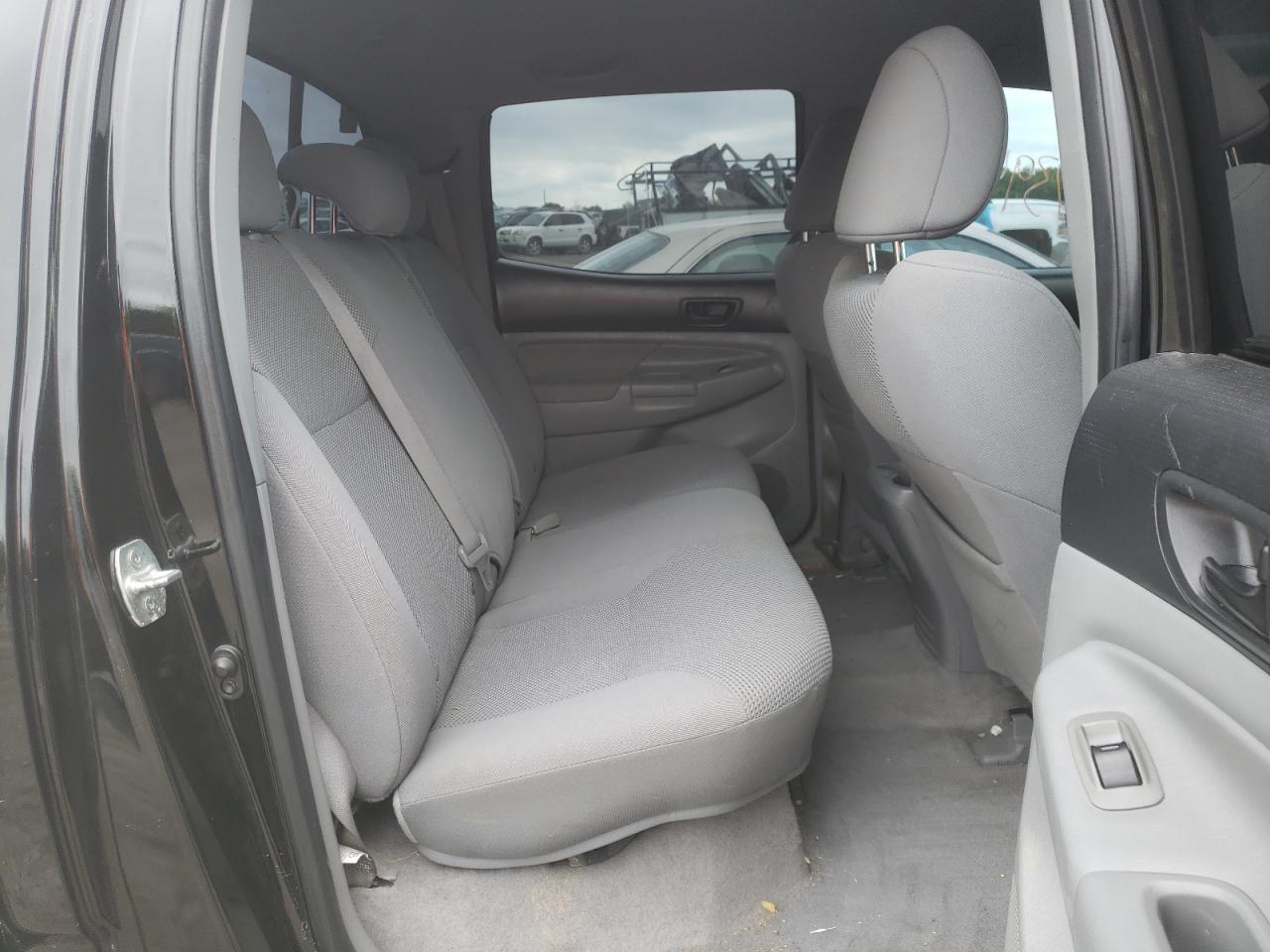Photo 6 from auction – 2011 TOYOTA TACOMA DOU with VIN 3TMLU4EN2BM062769