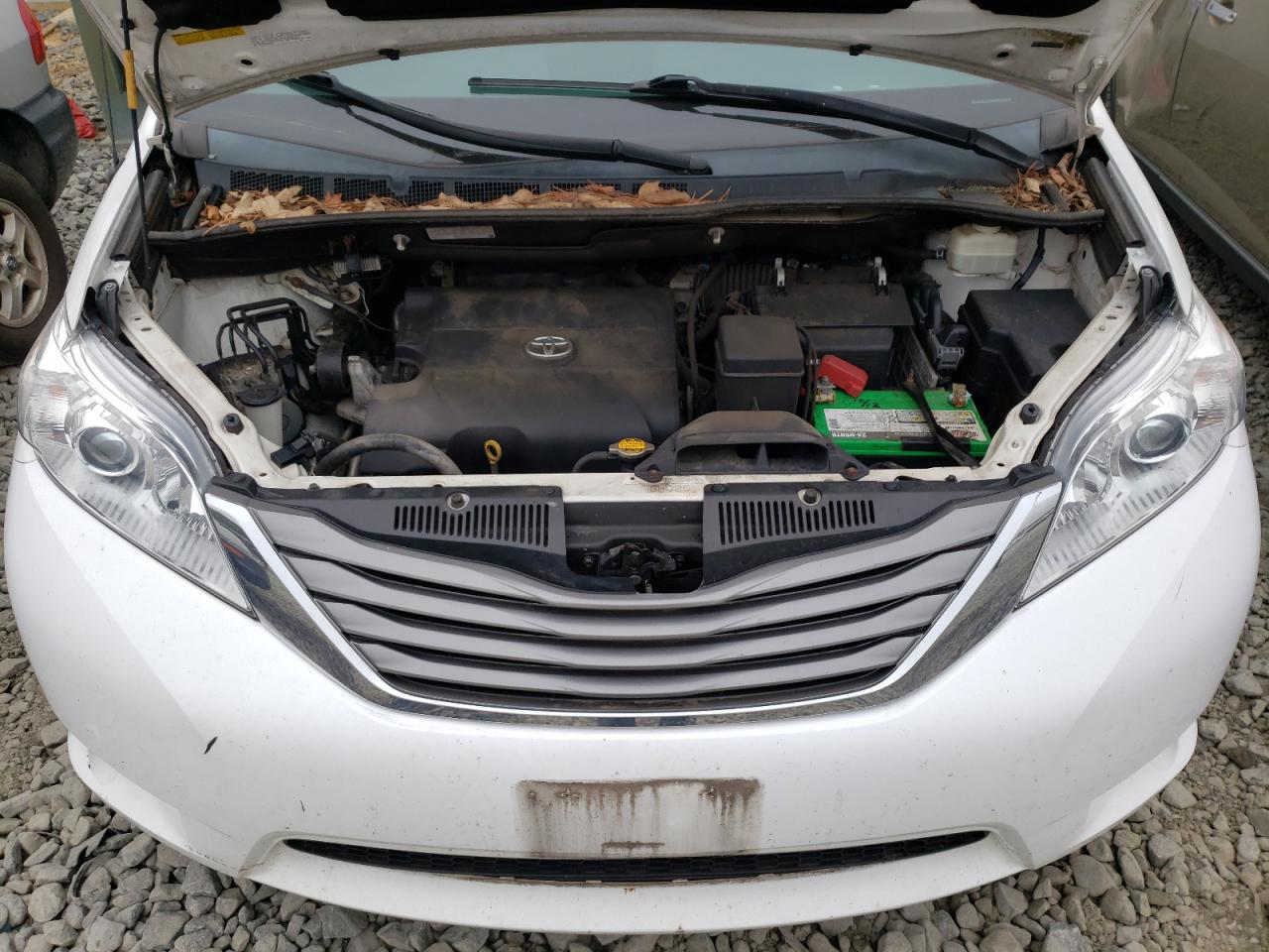 Photo 7 from auction – 2014 TOYOTA SIENNA XLE with VIN 5TDDK3DC5ES079767