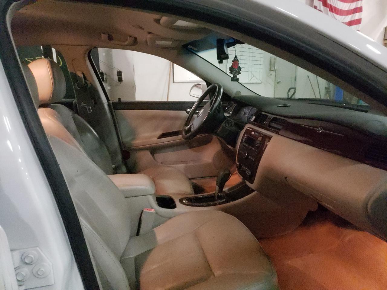Photo 5 from auction – 2010 CHEVROLET IMPALA LT with VIN 2G1WB5EN7A1255684