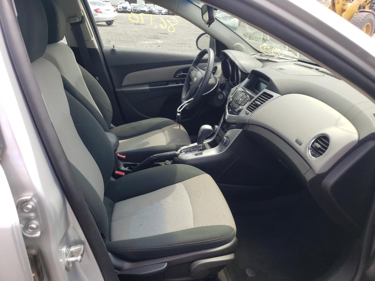 Photo 5 from auction – 2011 CHEVROLET CRUZE LS with VIN 1G1PC5SH7B7306279