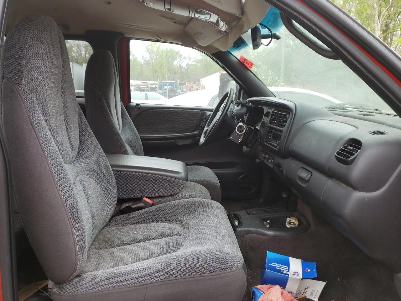 Photo 5 from auction – 1999 DODGE DAKOTA with VIN 1B7GG22Y8XS202236