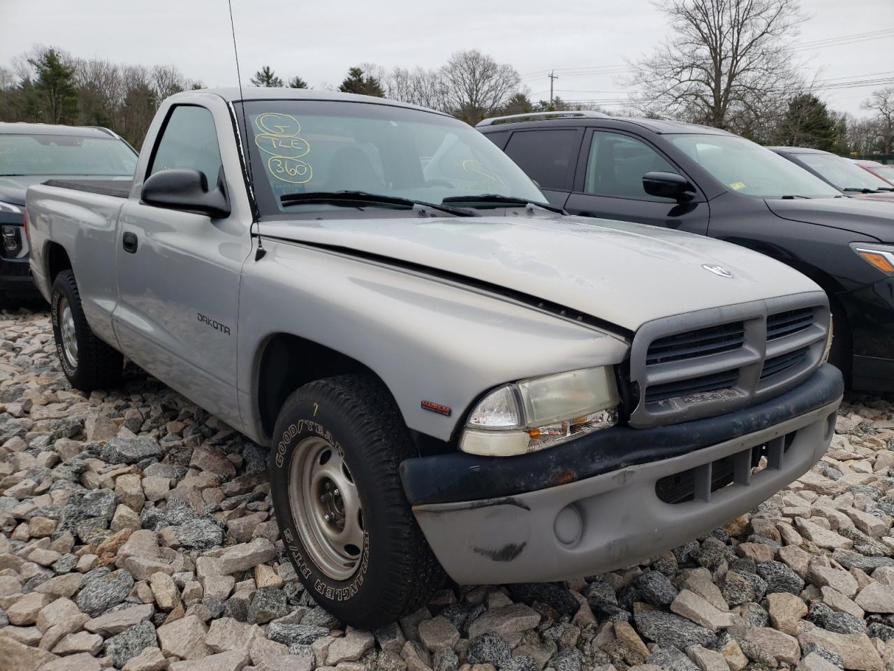 DODGE DAKOTA 2000 with VIN 1B7FL26P4YS582492 - Photo from auction