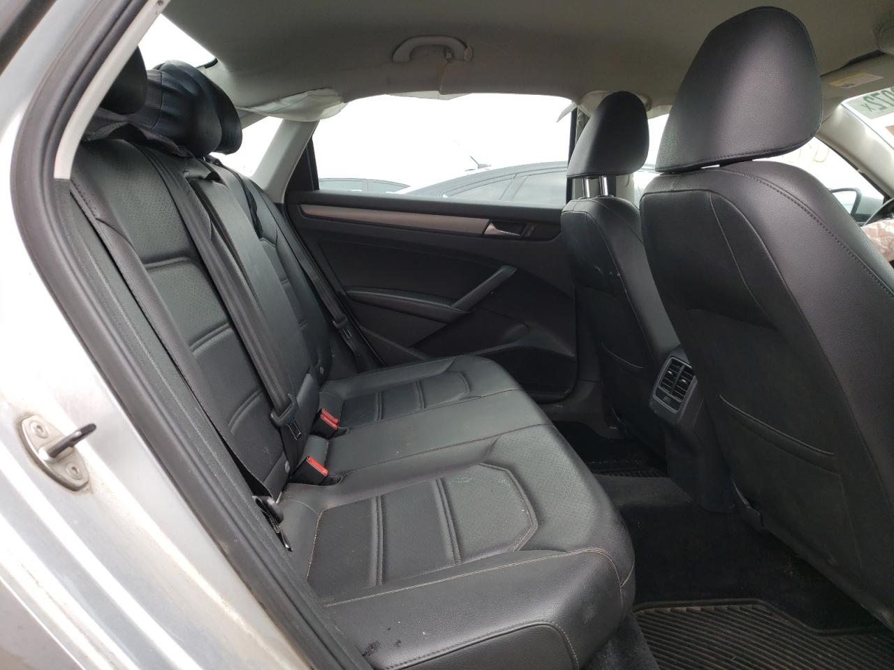 Photo 6 from auction – 2014 VOLKSWAGEN PASSAT SE with VIN 1VWBS7A31EC112622