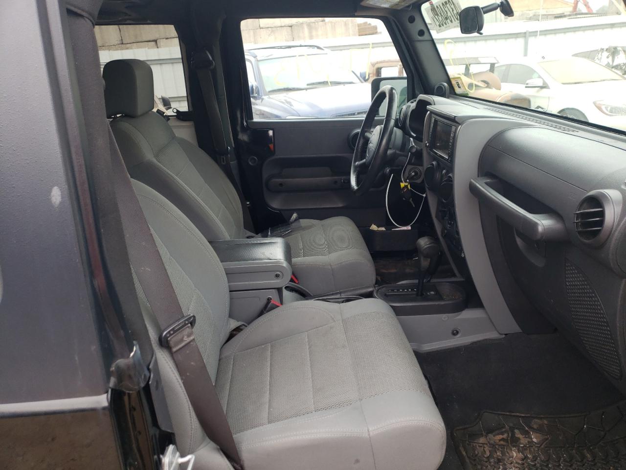 Photo 5 from auction – 2007 JEEP WRANGLER S with VIN 1J8FA54177L160160