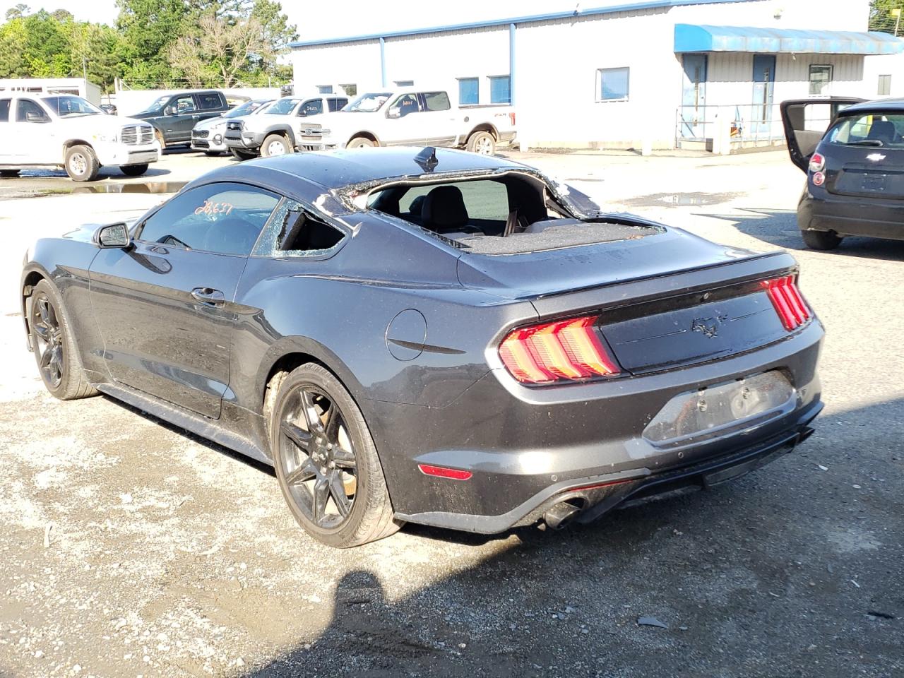 Photo 3 from auction – 2020 FORD MUSTANG with VIN 1FA6P8TH7L5141487