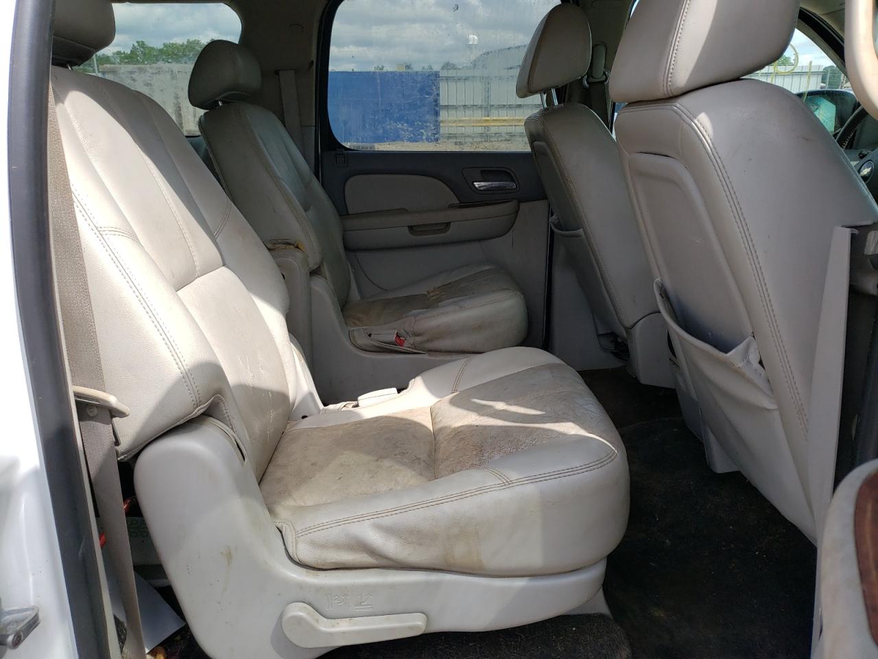 Photo 6 from auction – 2007 CHEVROLET SUBURBAN C with VIN 1GNFC16047J273811