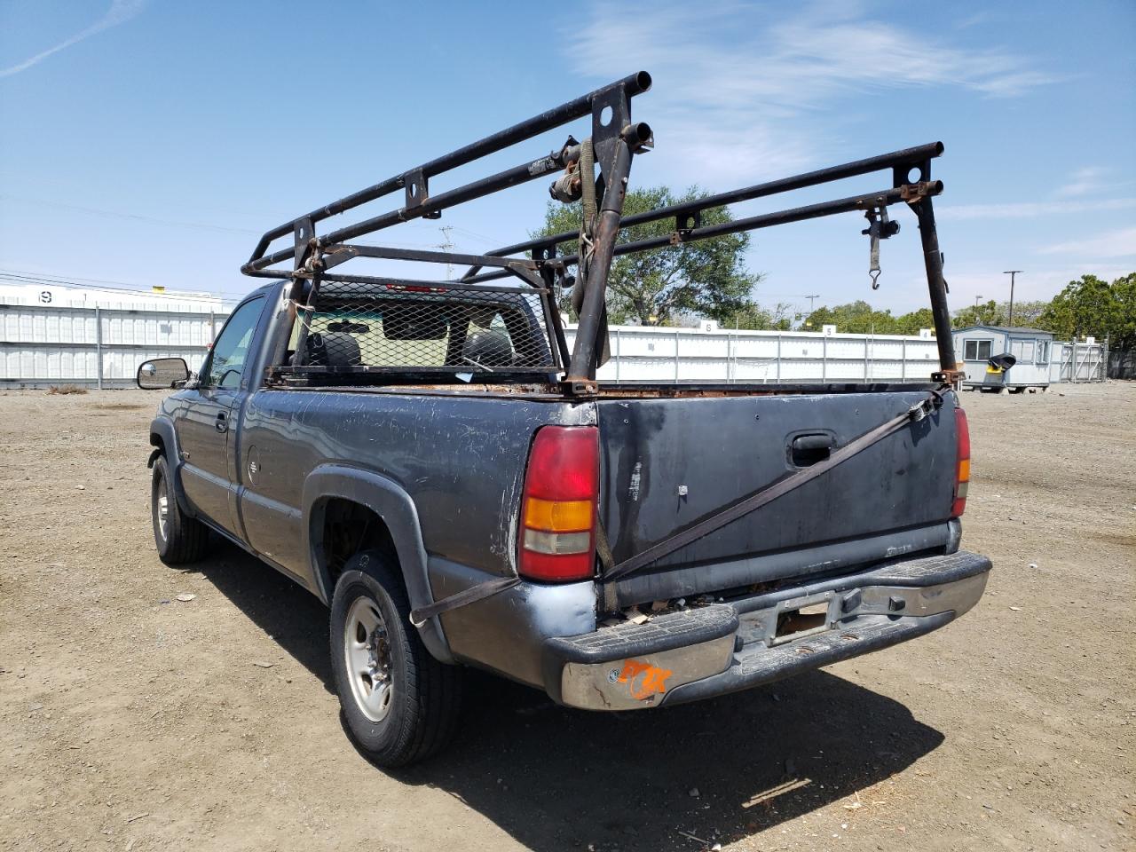 Photo 3 from auction – 2002 CHEVROLET SILVERADO with VIN 1GCGC24U82Z300155