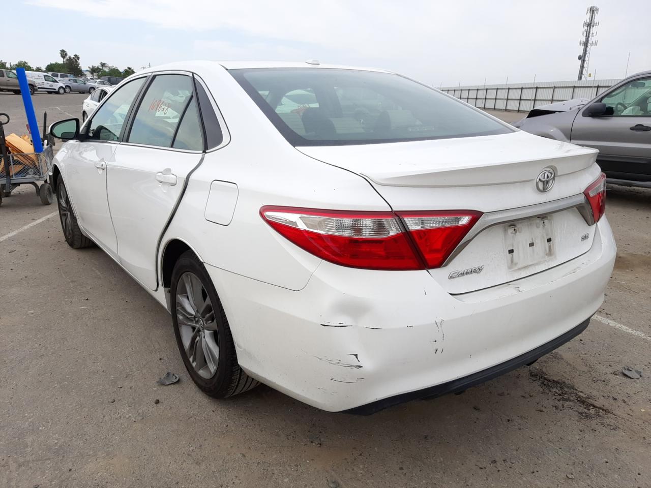 Photo 3 from auction – 2015 TOYOTA CAMRY LE with VIN 4T1BF1FK3FU069719