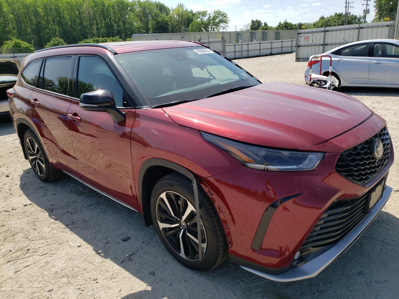 Photo 13 from auction – 2021 TOYOTA HIGHLANDER with VIN 5TDLZRBH6MS155861