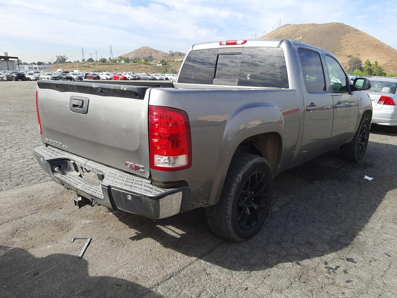 Photo 4 from auction – 2007 GMC NEW SIERRA with VIN 2GTEC13J071557562