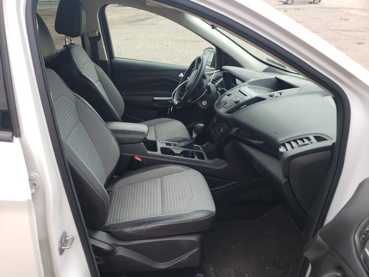 Photo 5 from auction – 2017 FORD ESCAPE SE with VIN 1FMCU9G9XHUA76335
