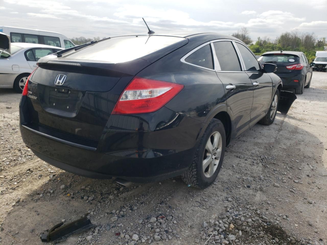 Photo 4 from auction – 2011 HONDA ACCORD CRO with VIN 5J6TF1H30BL002083