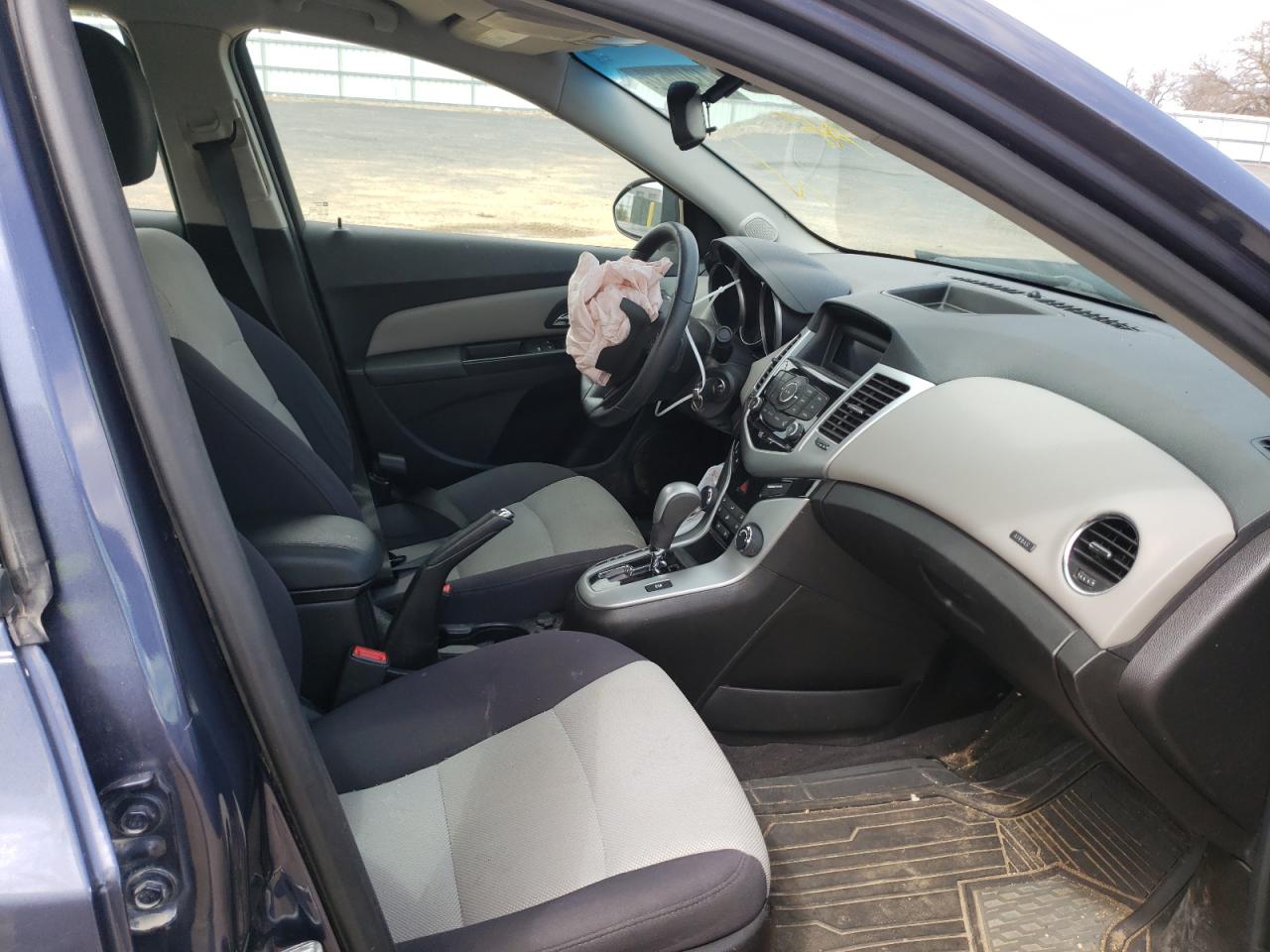Photo 5 from auction – 2014 CHEVROLET CRUZE LS with VIN 1G1PA5SH4E7153533