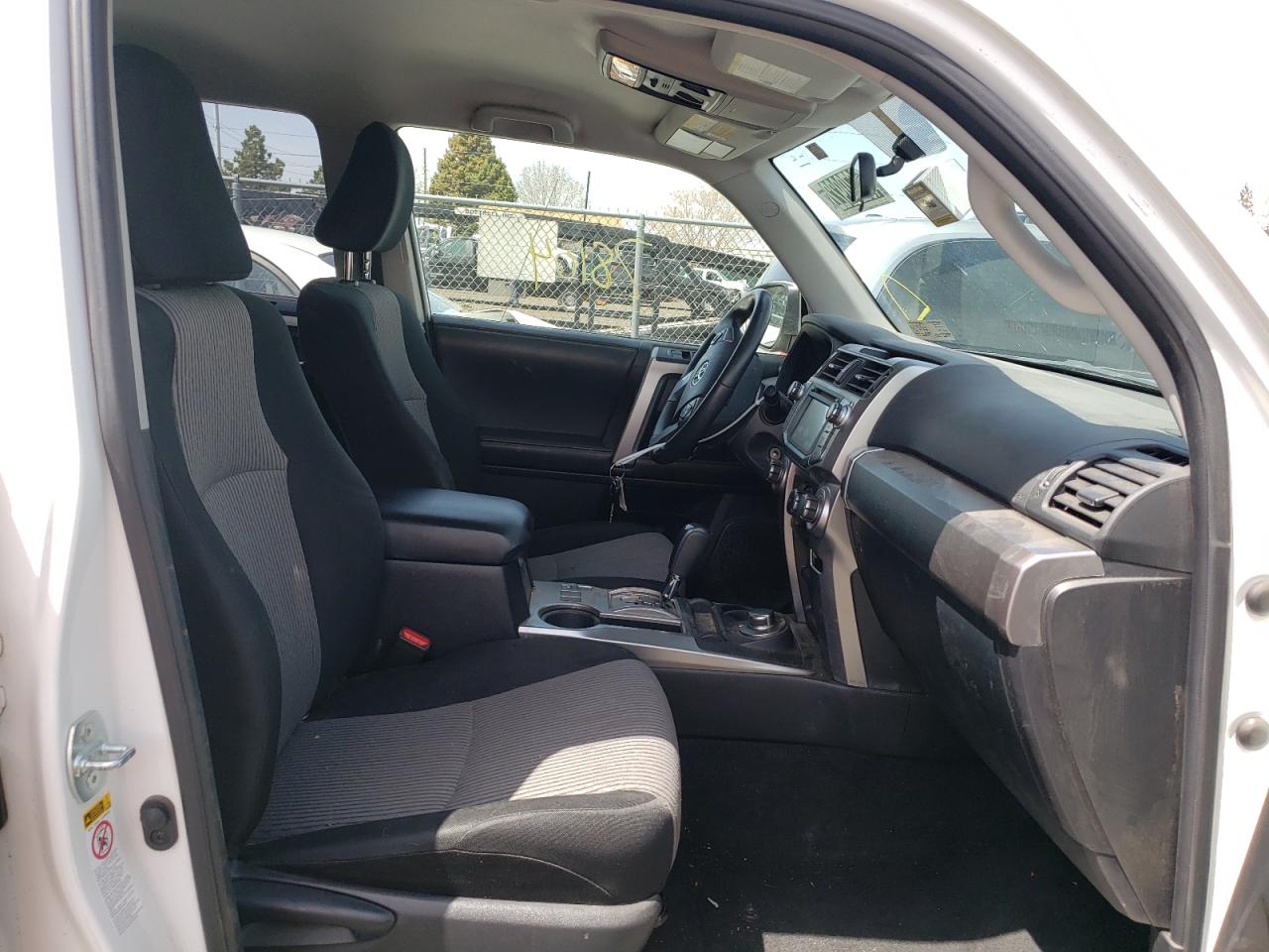 Photo 5 from auction – 2019 TOYOTA 4RUNNER with VIN JTEBU5JR3K5654869