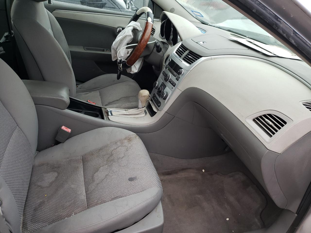 Photo 5 from auction – 2011 CHEVROLET MALIBU LS with VIN 1G1ZB5E17BF104168