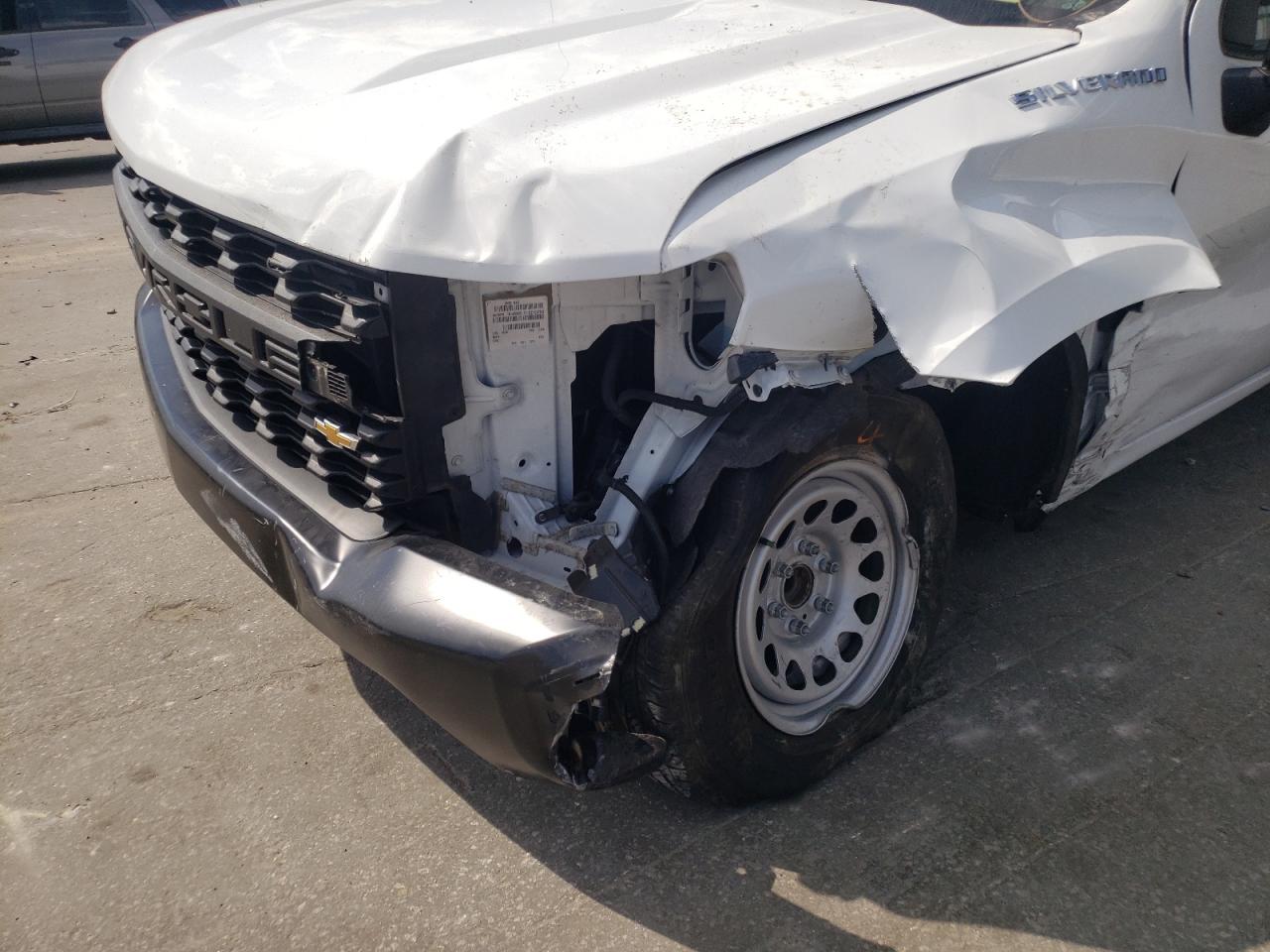 Photo 9 from auction – 2019 CHEVROLET SILVERADO with VIN 1GCRWAEH8KZ410313