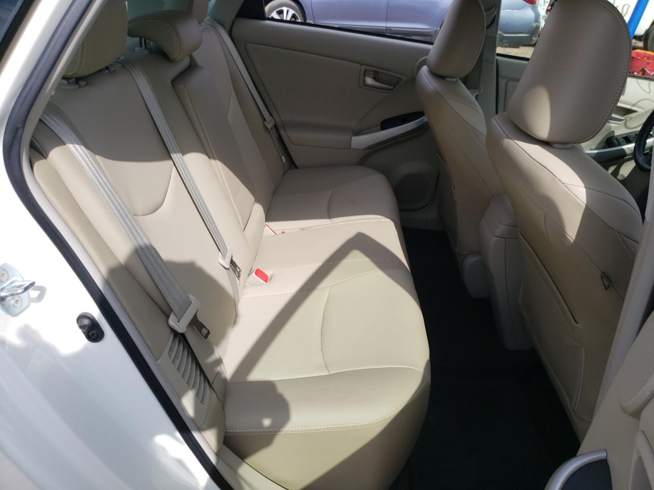 Photo 6 from auction – 2013 TOYOTA PRIUS with VIN JTDKN3DU3D5629737