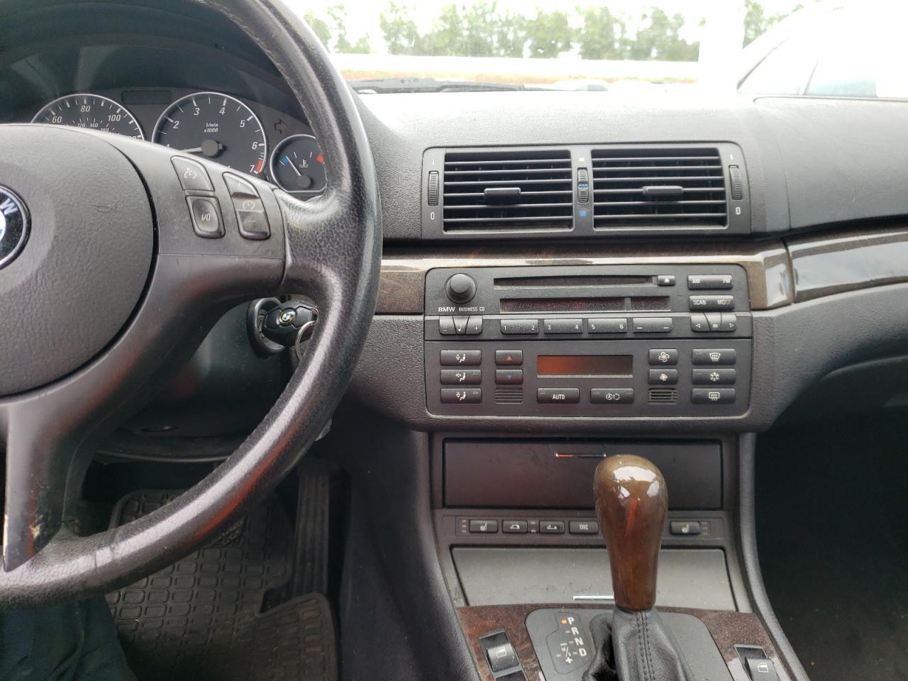 Photo 9 from auction – 2004 BMW 330 CI with VIN WBABW53404PL44151