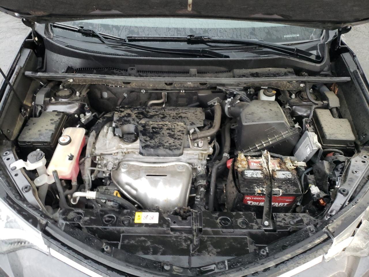 Photo 7 from auction – 2017 TOYOTA RAV4 XLE with VIN JTMWFREV1HJ703422
