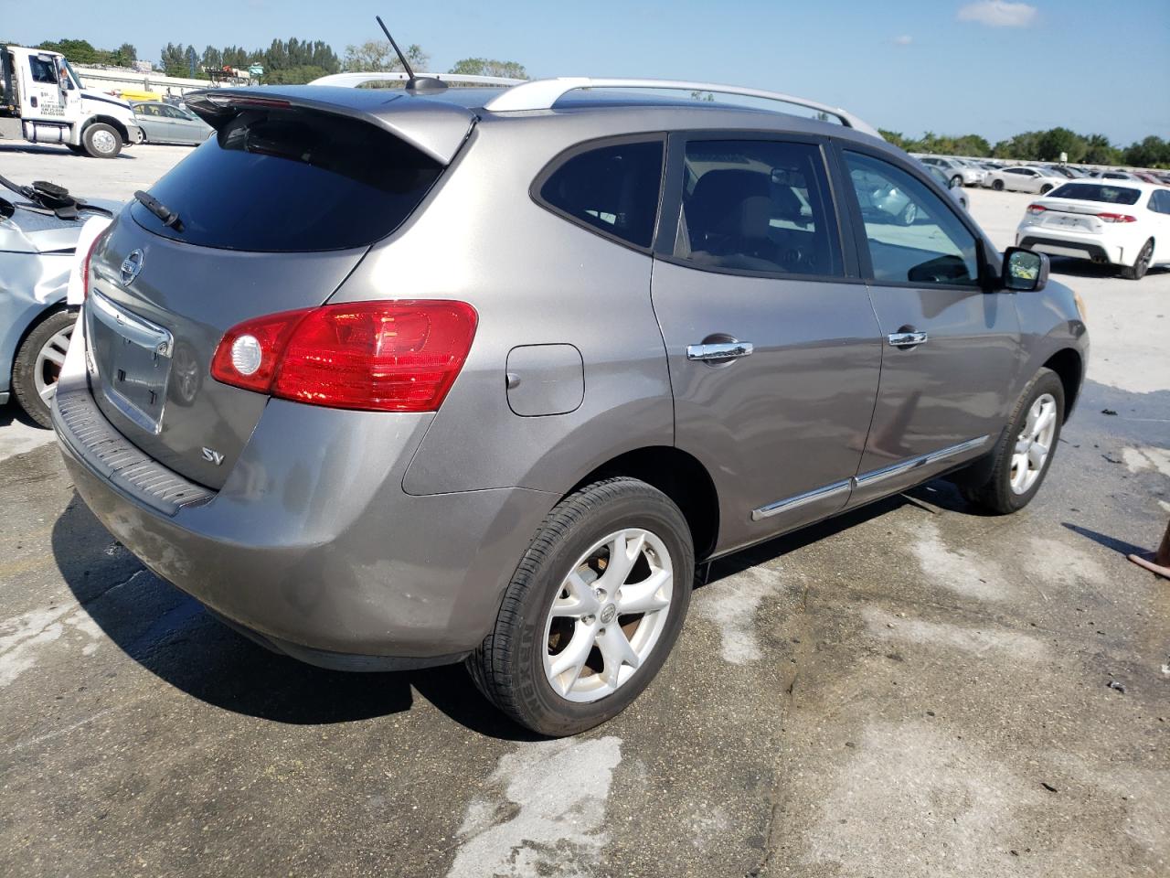Photo 4 from auction – 2011 NISSAN ROGUE S with VIN JN8AS5MT6BW564580
