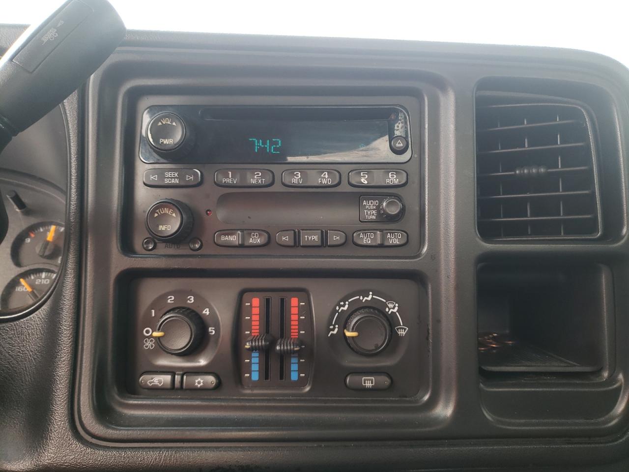 Photo 9 from auction – 2006 CHEVROLET SILVERADO with VIN 3GCEK14V66G193612