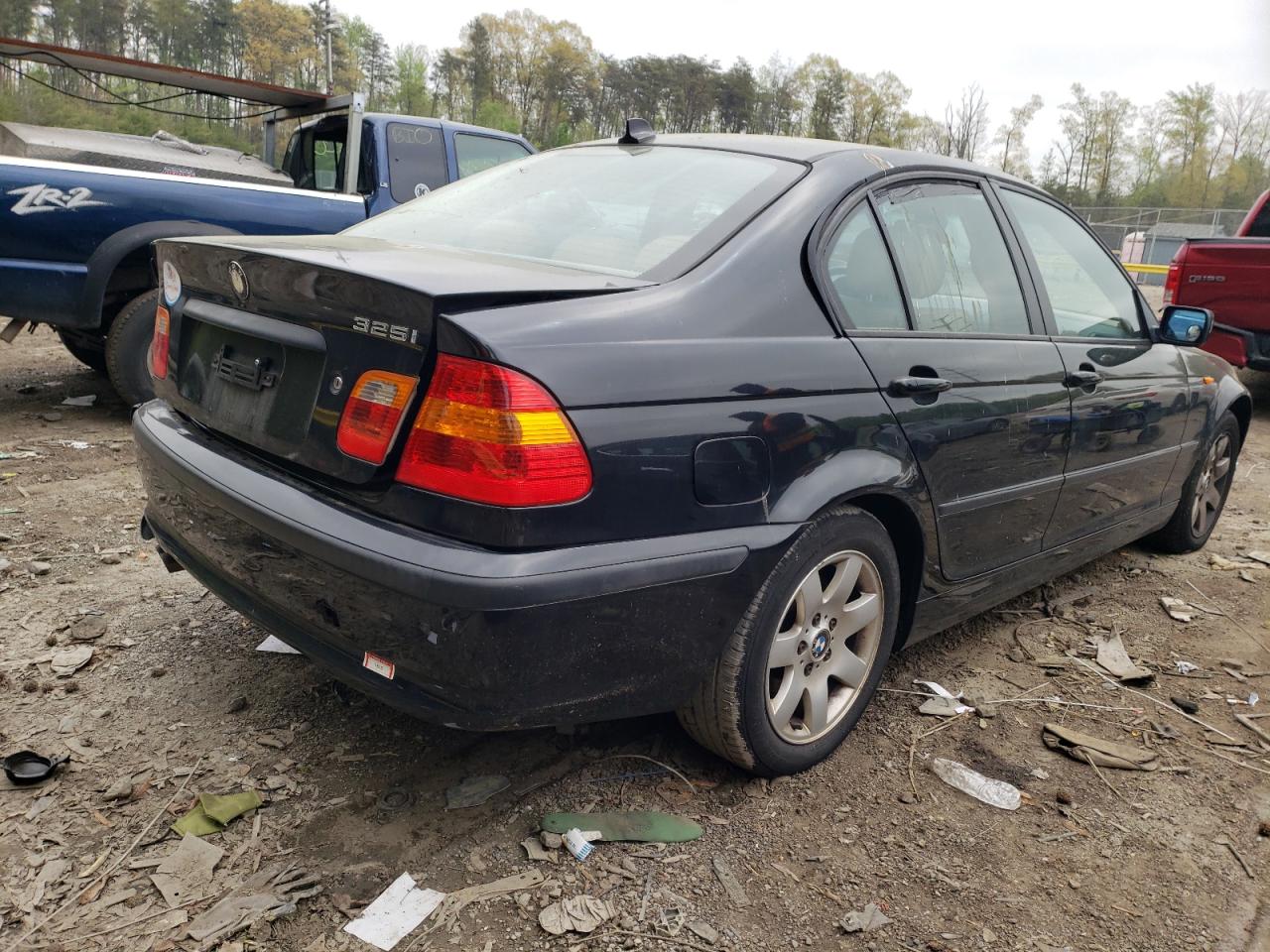 Photo 4 from auction – 2005 BMW 325 I with VIN WBAET37455NJ88917