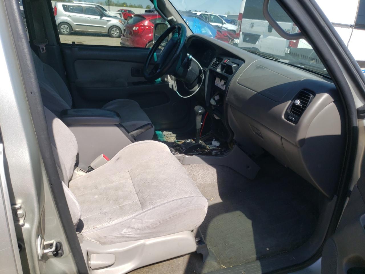 Photo 5 from auction – 2002 TOYOTA 4RUNNER SR with VIN JT3GN86R720227813