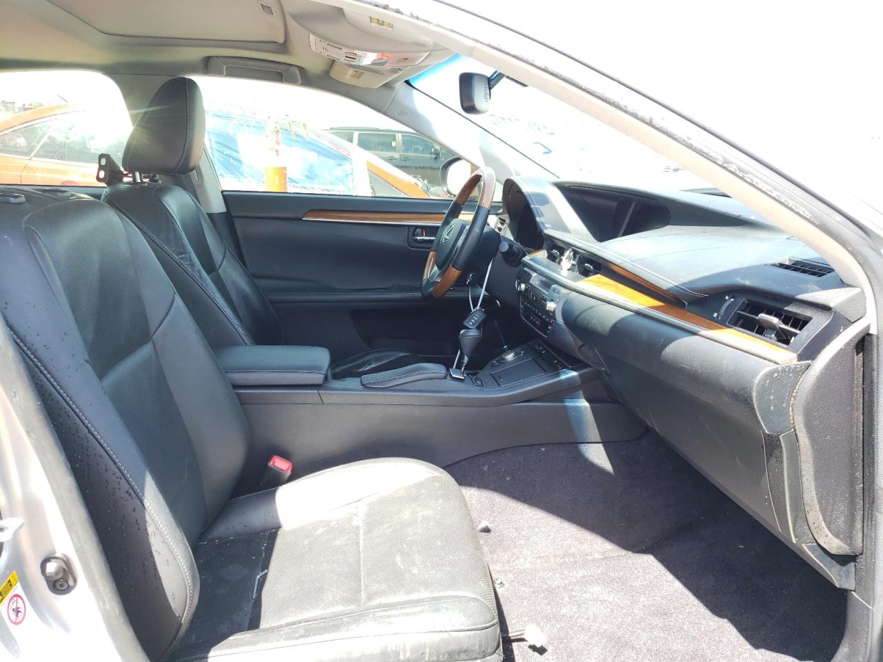 Photo 5 from auction – 2014 LEXUS ES 300H with VIN JTHBW1GG8E2076110