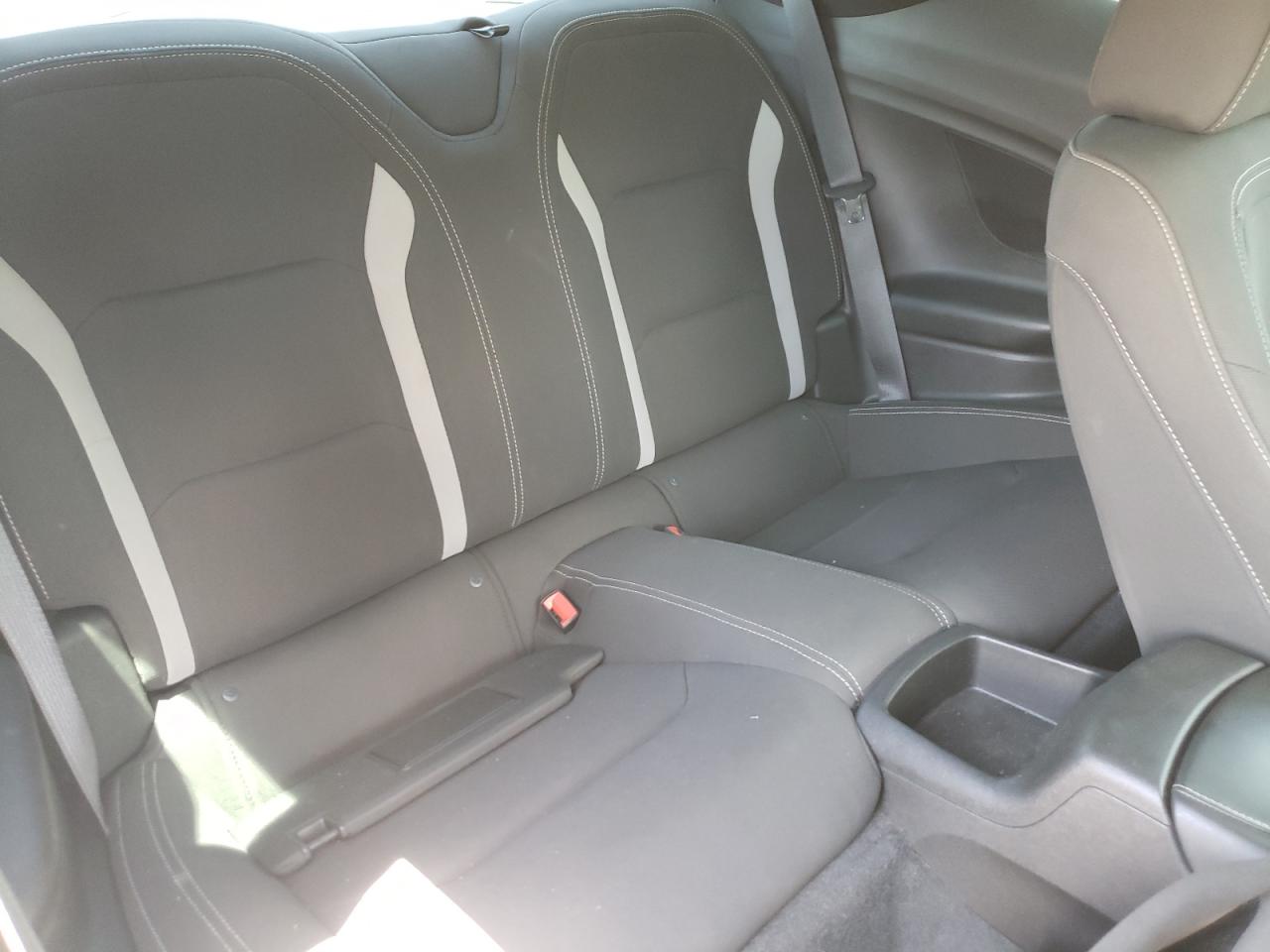 Photo 6 from auction – 2018 CHEVROLET CAMARO LT with VIN 1G1FB1RX4J0102017
