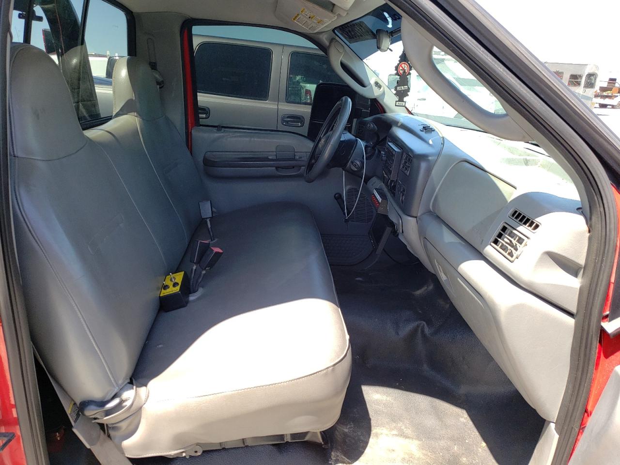 Photo 5 from auction – 2004 FORD F350 SUPER with VIN 1FDWF36L24ED99171