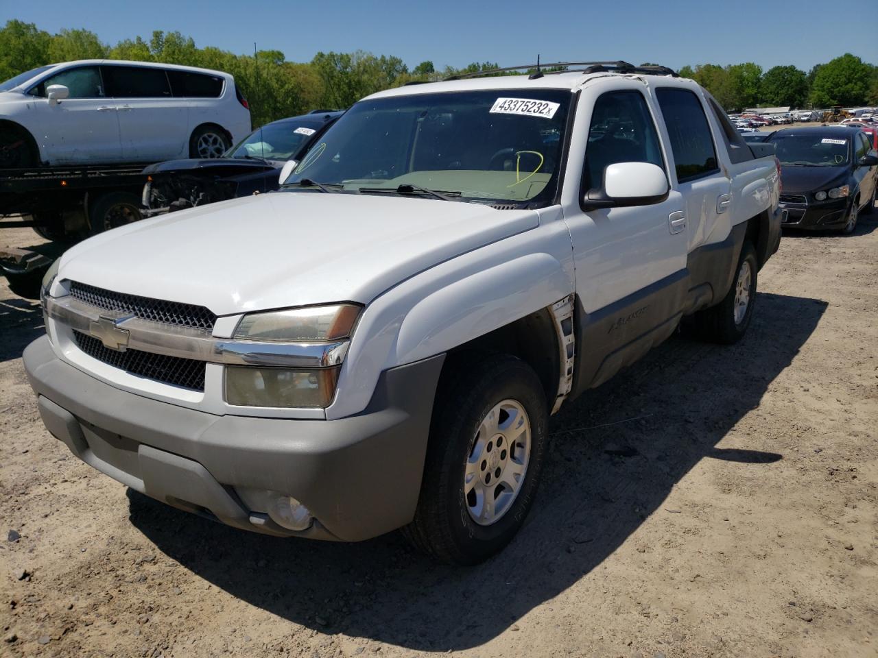 Photo 2 from auction – 2002 CHEVROLET AVALANCHE with VIN 3GNEC13TX2G352923