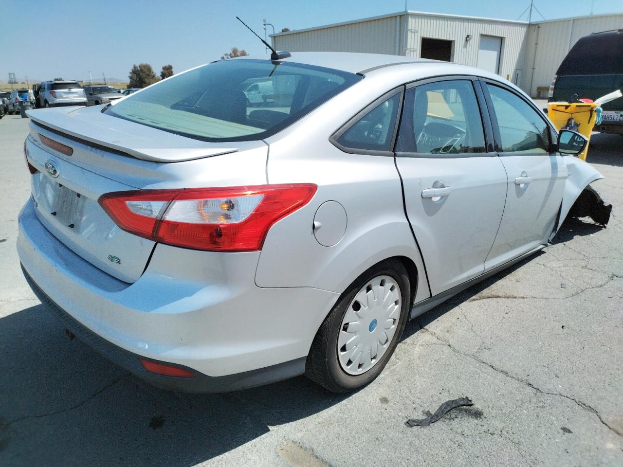 Photo 4 from auction – 2012 FORD FOCUS SE with VIN 1FAHP3F22CL155568