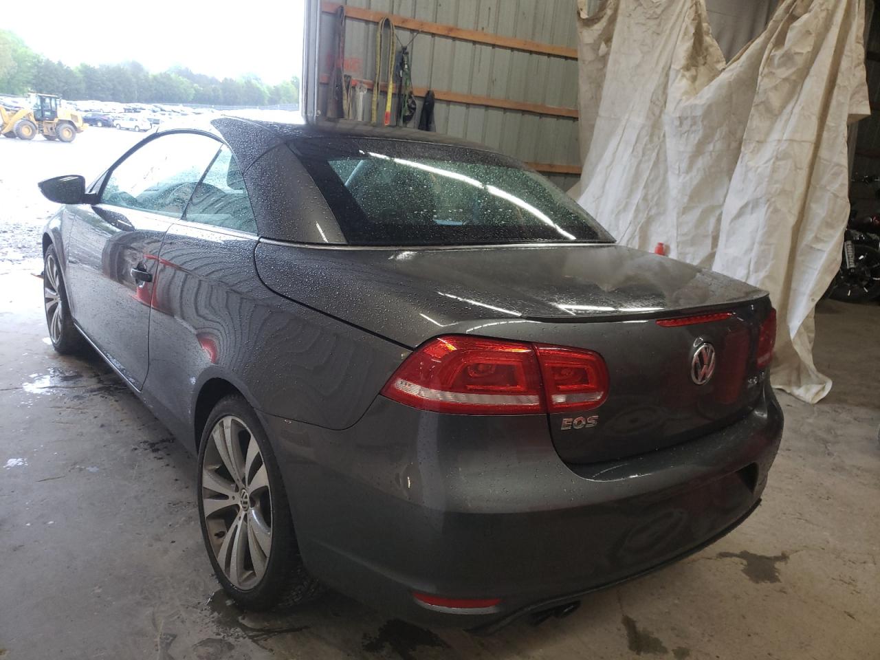Photo 3 from auction – 2013 VOLKSWAGEN EOS LUX with VIN WVWFW8AH7DV002400