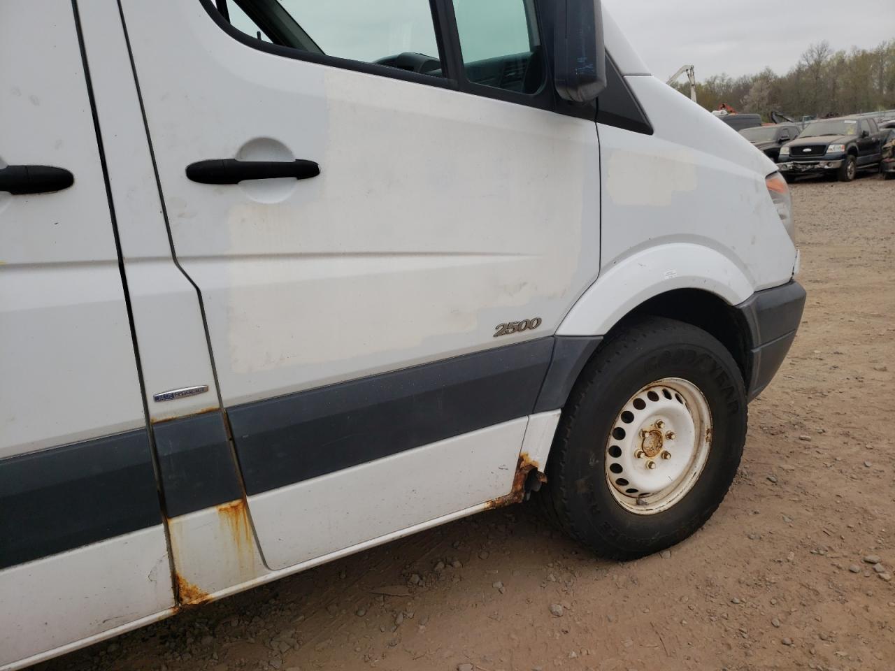 Photo 9 from auction – 2011 MERCEDES-BENZ SPRINTER 2 with VIN WD3PE8CB5B5600122